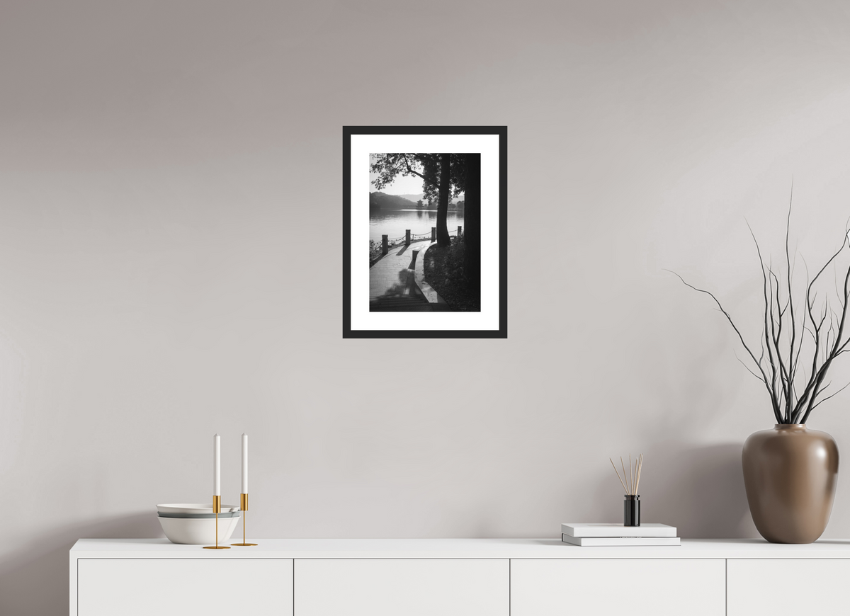 ISO A3 (29,7 x 42 cm), Framed black and white Ilford paper Path to the Pavilion