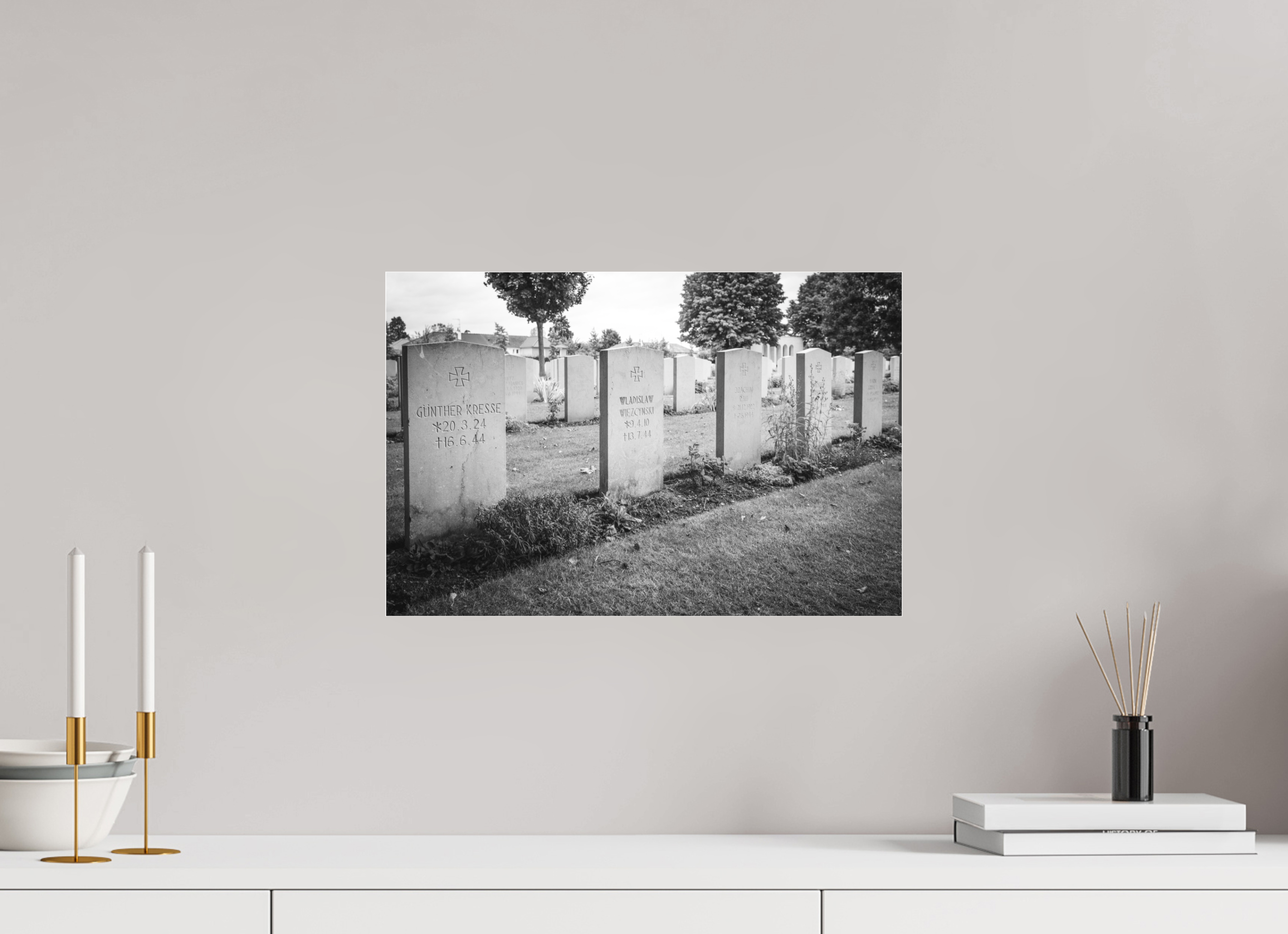 45 x 30 cm, Tirage Ilford noir et blanc sous Plexi The Same Ground
