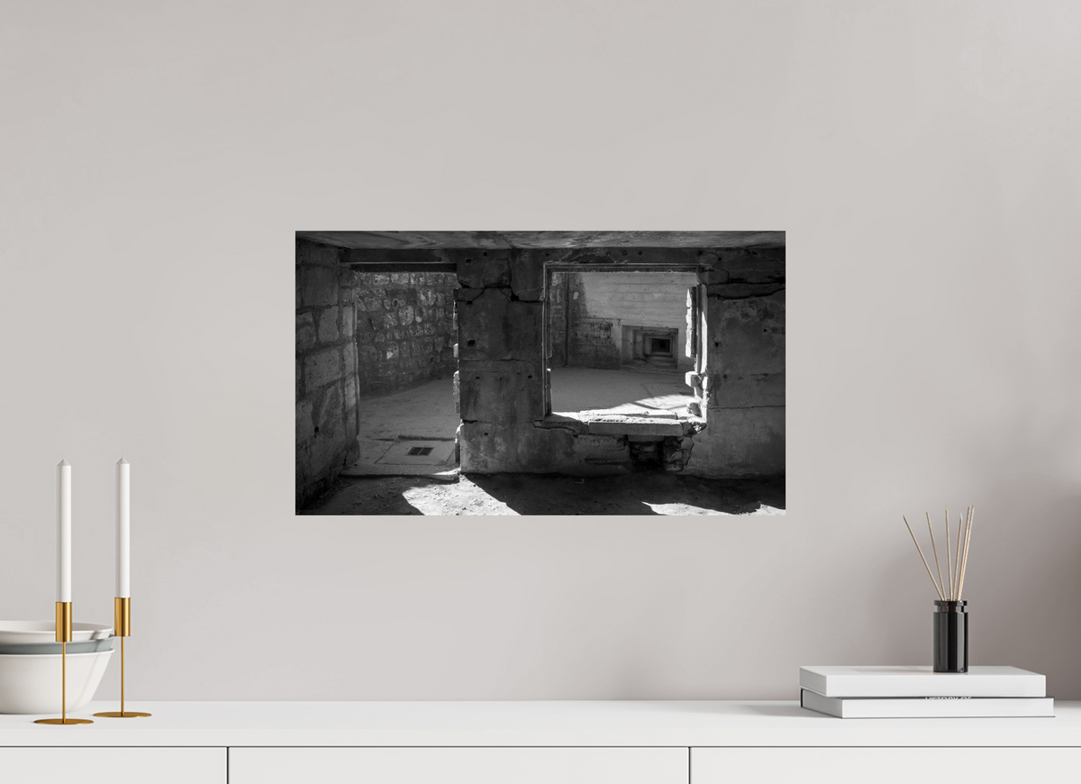 51,7 x 30 cm, Tirage photo sur papier baryté noir et blanc Doorways