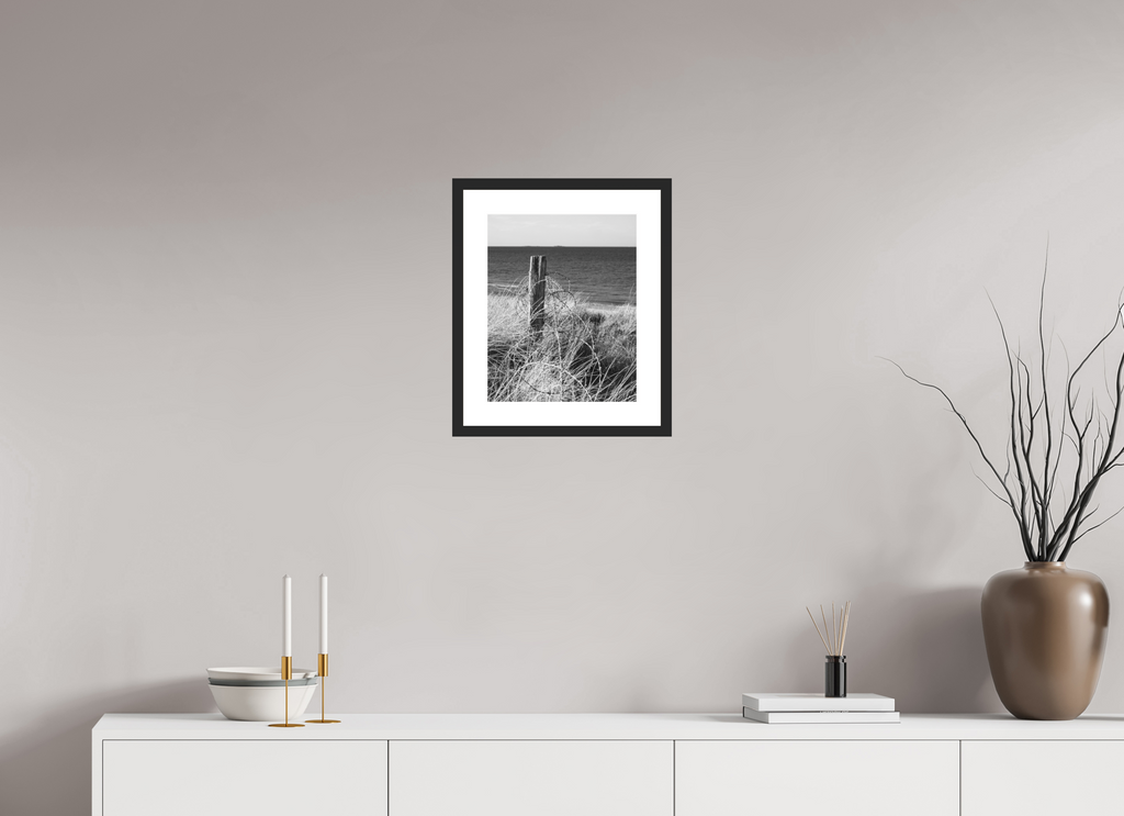 30 x 37,5 cm, Framed Photo Black and White Baryté End of the Beach