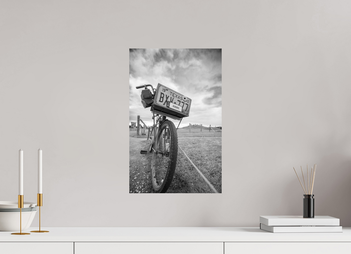 30 x 47,1 cm, Tirage photo sur papier baryté noir et blanc A Man's Bicycle